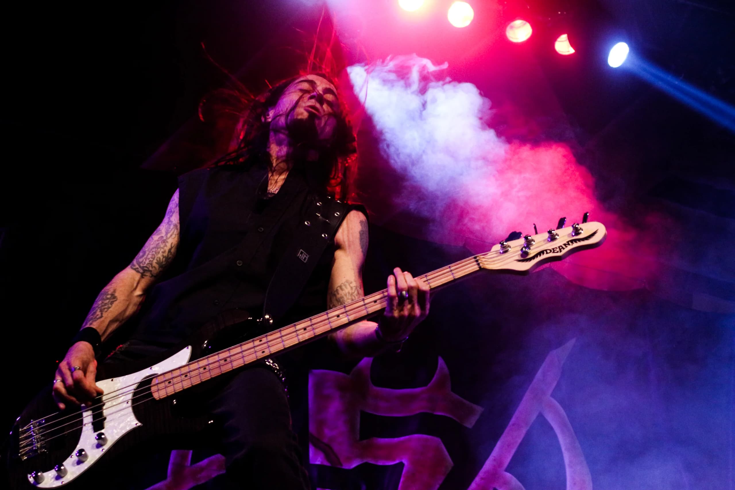 Tributo a V8 - Tributo a V8 - Metal para Todos -2.webp