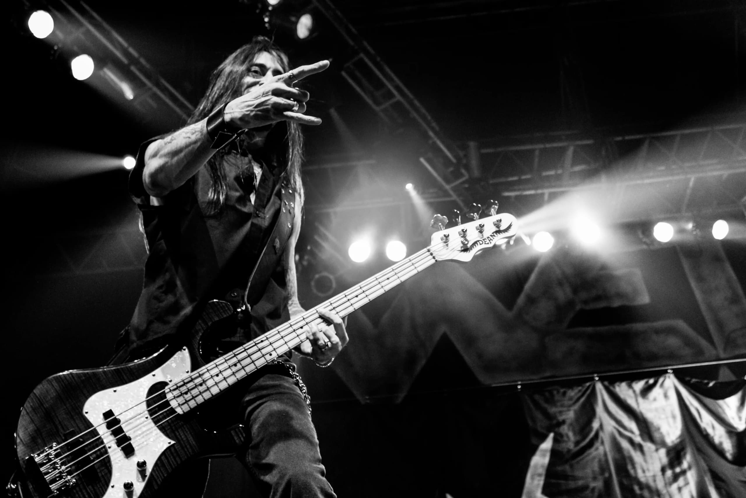 Tributo a V8 - Tributo a V8 - Metal para Todos -9.webp